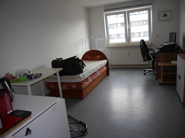 1 Zimmer 