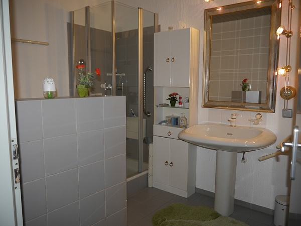 Badezimmer EG